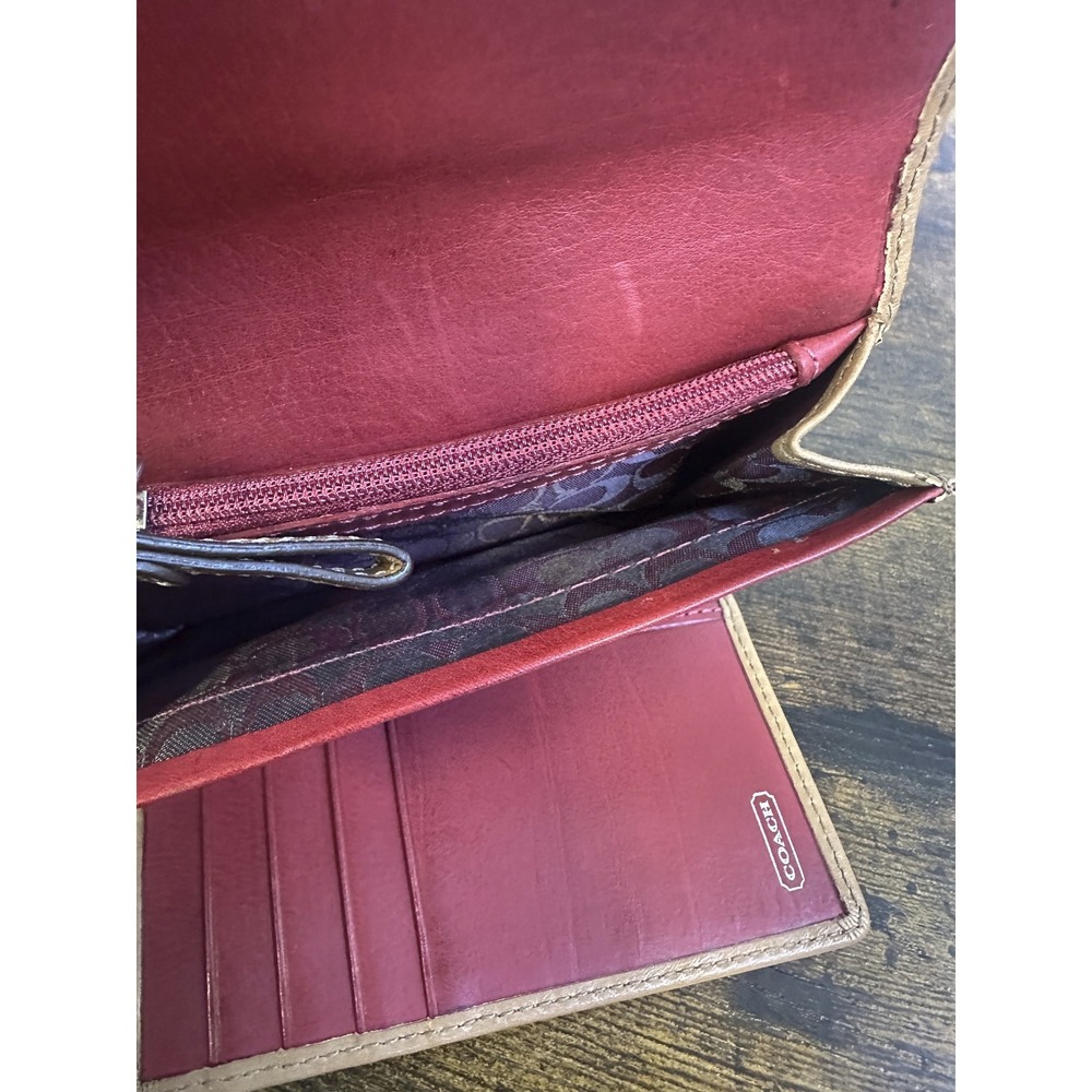 Coach Soho Buckle Trifold Wallet Saddle Brown Leather Deep Red Inner Vintage Y2K - Picture 12 of 16